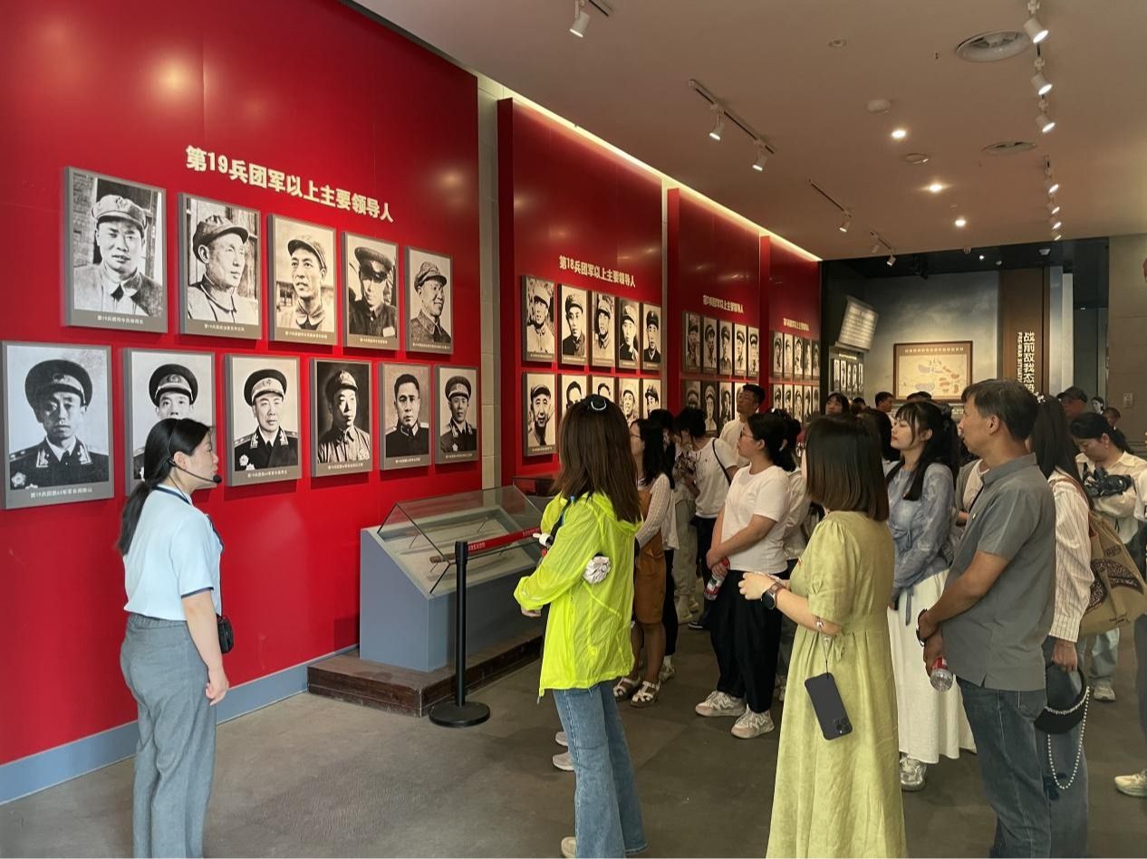 车辆与通讯党支部开展“缅怀革命先烈 加强廉政建设”支部联建主题党日活动